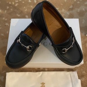 GUCCI children’s unisex classic bit loafer in black calfskin/silver bit size 30